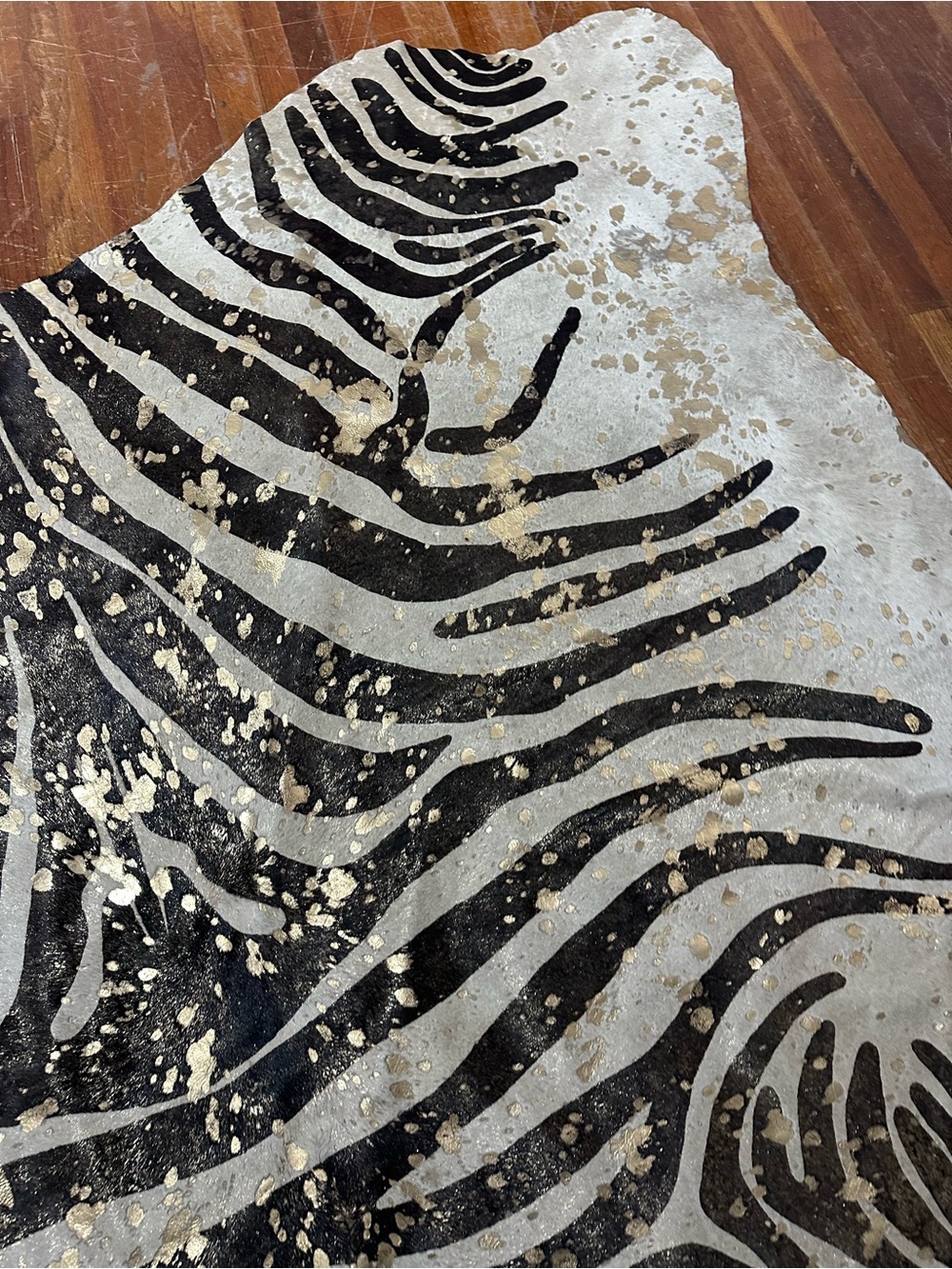 Genuine Cowhide Zebra Print Gold Metallic Splatter Rug - Picture 5 of 11